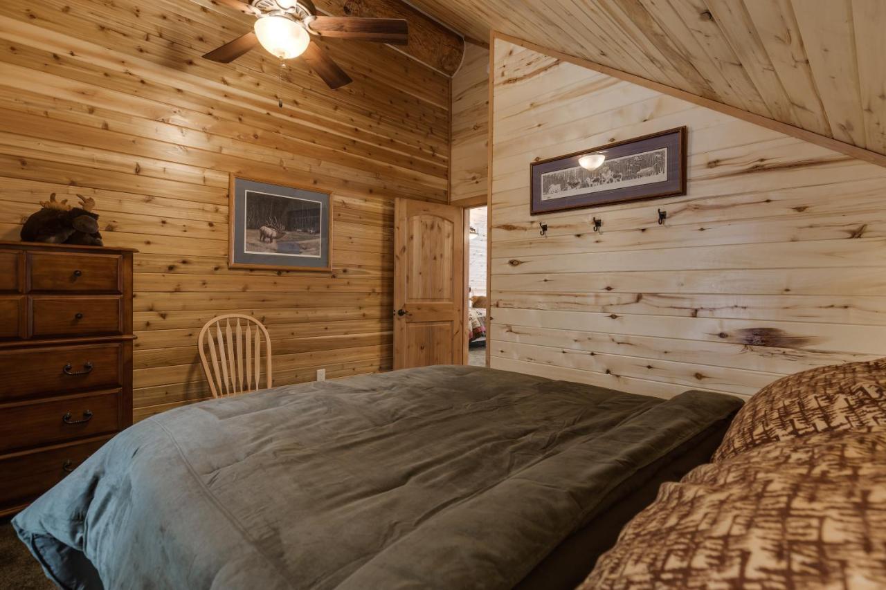 Lumberjack Lodge By Kabino Hot Tub Fire Pit Satellite Wifi Grill Large Porch آيلاند بارك المظهر الخارجي الصورة