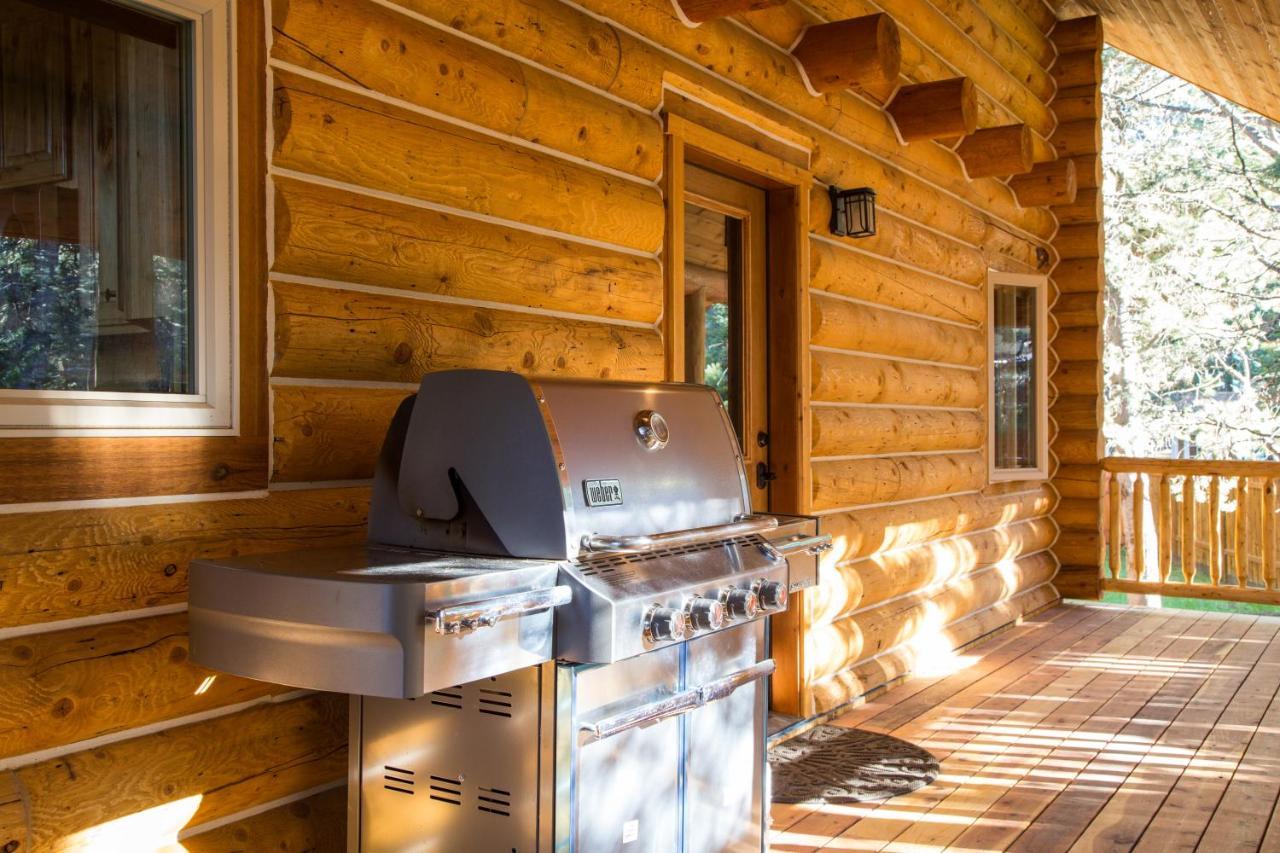Lumberjack Lodge By Kabino Hot Tub Fire Pit Satellite Wifi Grill Large Porch آيلاند بارك المظهر الخارجي الصورة
